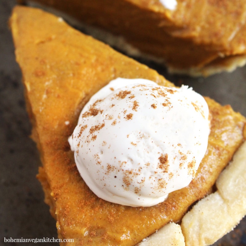 Celebrate Thanksgiving With This Quick Vegan Pumpkin Pie | Bohemian Vegan Kitchen 