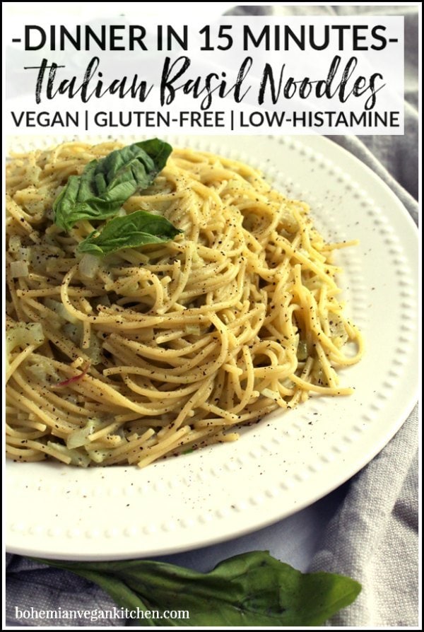 Enjoy this easy vegan Italian weeknight dinner that is free of tomatoes + can be ready in JUST 15 MINUTES! Perfect for vegans with allergies or histamine intolerance. #lowhistaminevegan #veganlowhistaminerecipes #veganitalian #lowhistamineveganglutenfree #glutenfreevegan #bohemianvegankitchen