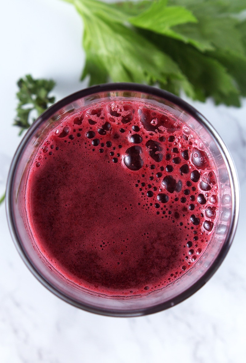 Get healthy this year with homemade V8 juice, and not processed poison! Takes only 5 minutes to prepare, and is 100% customizable to fit your dietary needs. Includes options for those following a low-histamine diet + avoiding nightshades. #v8 #homemadev8juicerecipe #juicingrecipes #juicerecipes #juicerecipeshealthy #juicerecipesdetox #bohemianvegankitchen