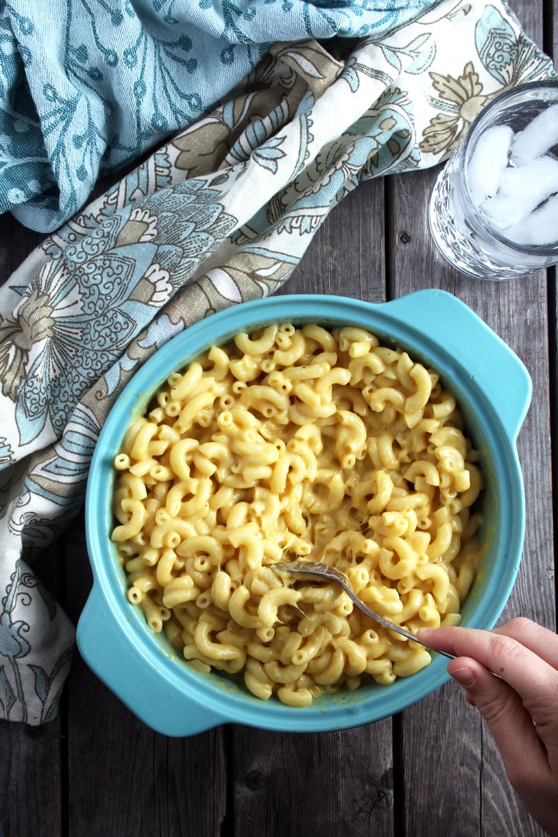 picture of vegan mac and cheese with spoon running through it.